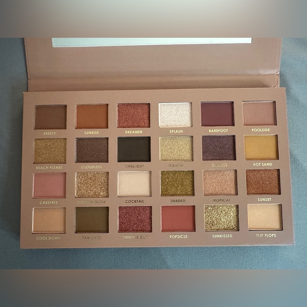 NWT CIATE LONDON Brazilian Glow
Eyeshadow Palette - Picture 3 of 6
